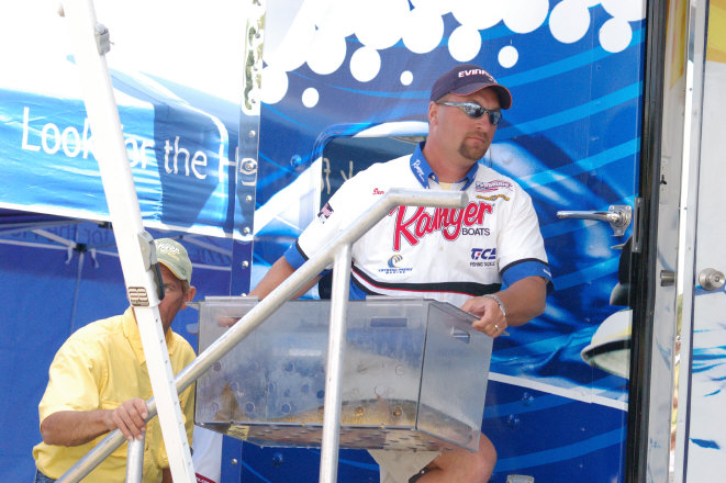 60003D18-DBB0-4E19-9653-66F8E552E37A