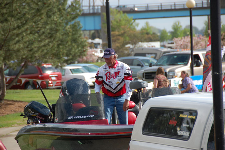 60822875-2D0D-495F-9CB2-6585FC518627