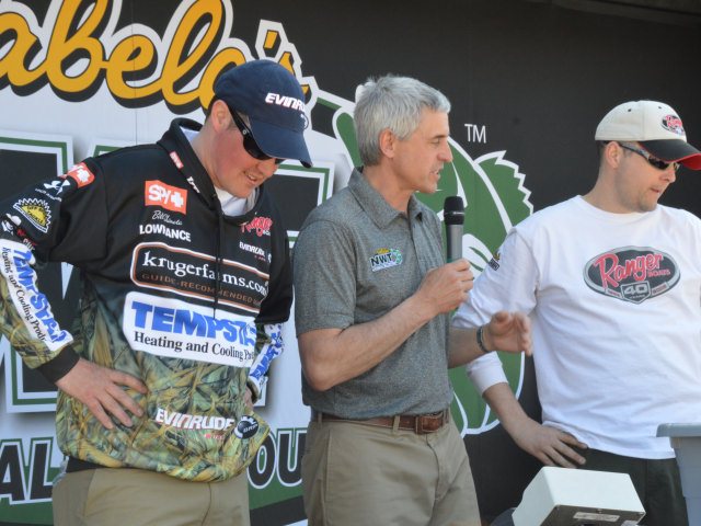 60D9BA09-7D37-477C-AD8E-4CE62E2E5656