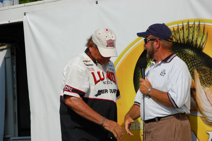 60E2E2C7-58D8-4A7E-B8BE-1314780FEABC