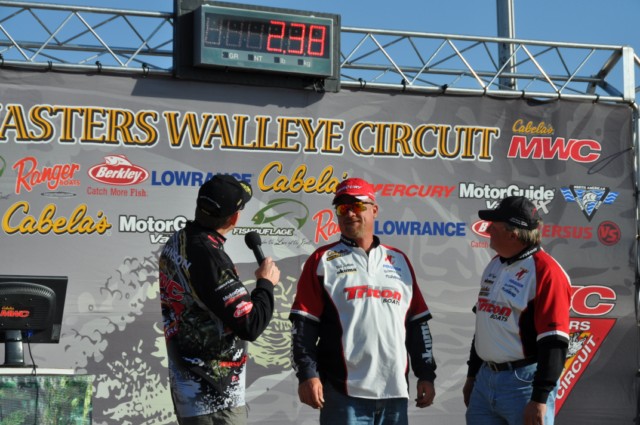 60F30ABD-E99C-4A10-A798-79E3B486C012