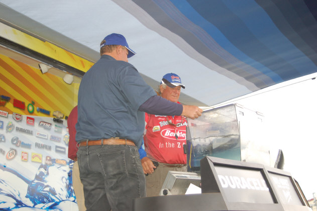 617789BE-3DDD-4B82-B4CA-EC82AA30ABF8