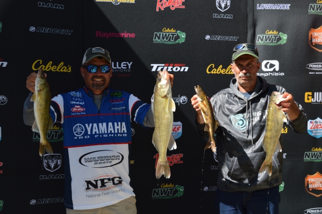 61AE8A8E-2B7B-4647-B5B8-BFF09381D83F