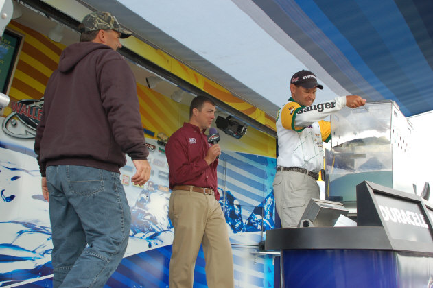 61AFD39F-E438-433E-936C-2E87968F5B03