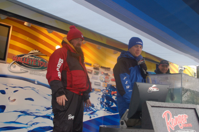 6240550F-563C-426C-956D-01563590BDEC