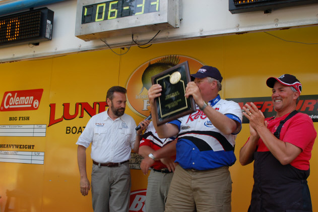 62820165-5974-408F-A2F6-E4FA140AF935