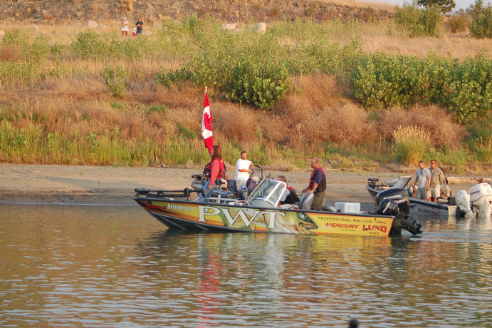 636D7C76-F5E7-4ED2-B726-AF05FD712ACB