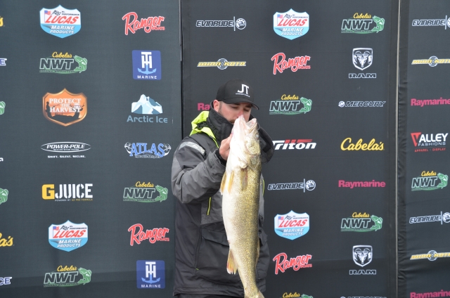 636FC1F2-A3BB-4756-B952-4201D78636B3