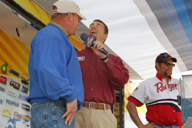 6392E7B5-14F4-4FB9-BF2E-75B76FFF0C77