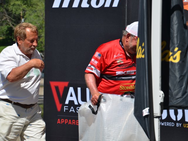 6399BB7E-AC44-4896-9A15-34BD7D5FEB62