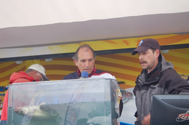 63DB867F-CB18-4311-BB81-ECD164F6C99D