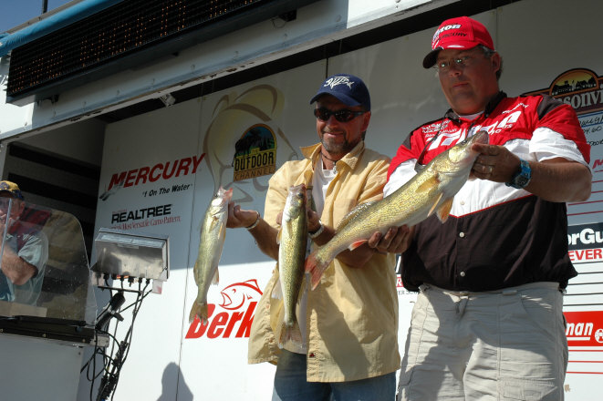 641E0C35-8FA6-40C2-A123-85A6E9D99D80