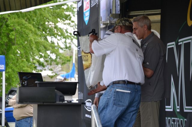 6430E5B9-735B-4232-8403-E50889D59F09