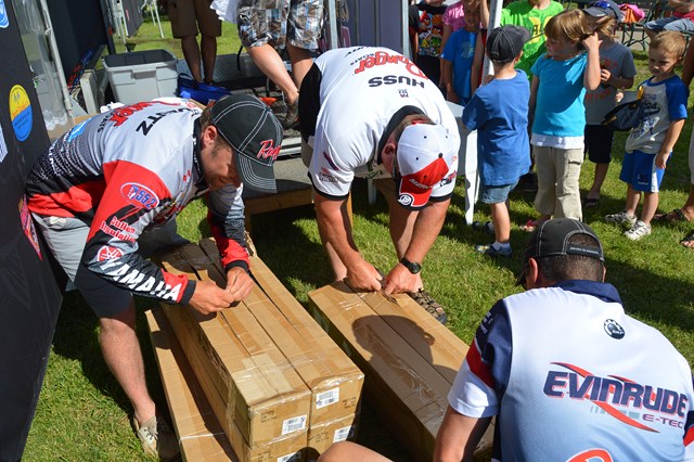 64548EAD-DC24-40F4-94DB-9BEABB2D04A2