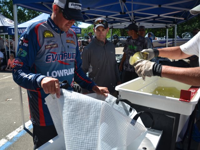 647717C9-3A24-4E27-B592-9C541D2E4D6B