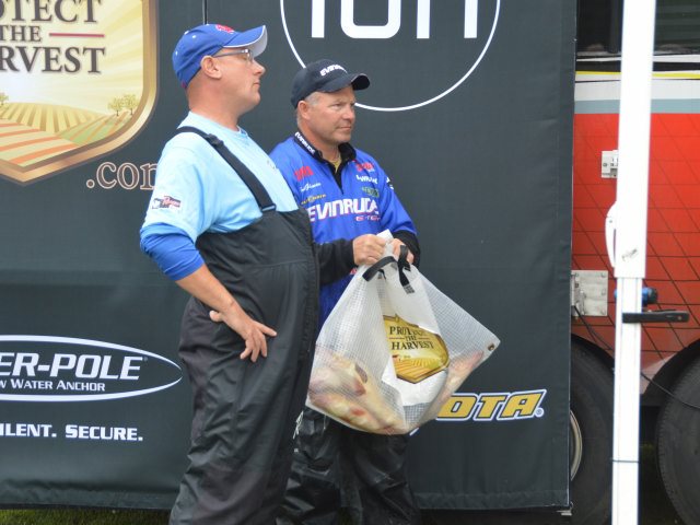 64908E5E-B040-4B3E-BCEC-9B94E6D4F5CA