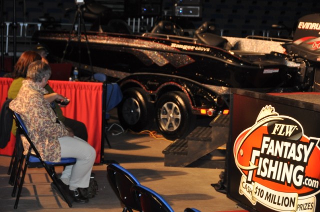 64D71F71-CBD9-4641-9475-07852F183E18