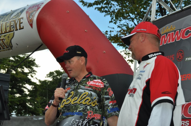 64EAA587-5D30-4FA6-B2F1-00631C12AE4B