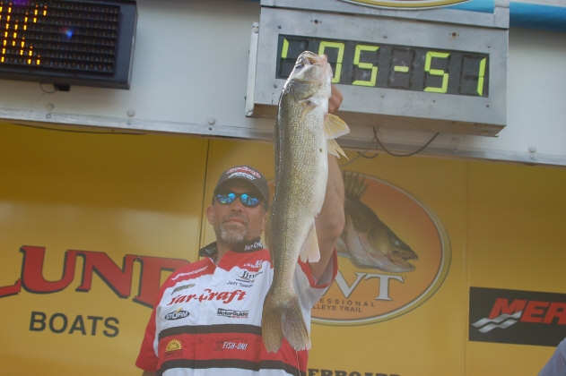 64FEC398-5316-4CC3-A023-7A81550562A2