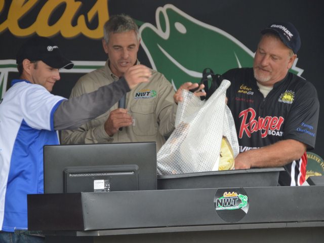 65EE5483-8952-4127-A494-EE59881AD977