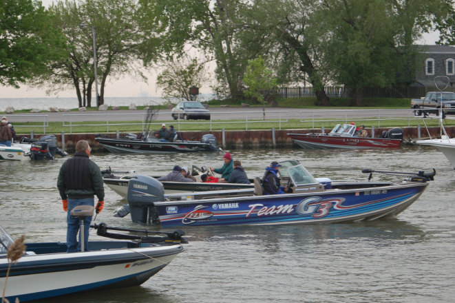 666B41FD-67C7-40A0-8513-00C05E7AB291