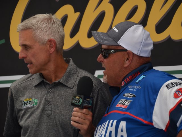 685C312A-32C0-4D52-9CC0-A40E6251A48F