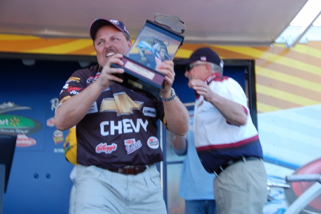 68F5DF20-C980-4E6E-8D9D-86CF919671A8