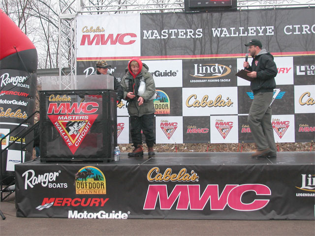 6907C864-0480-4DF8-A16E-844498113AE9