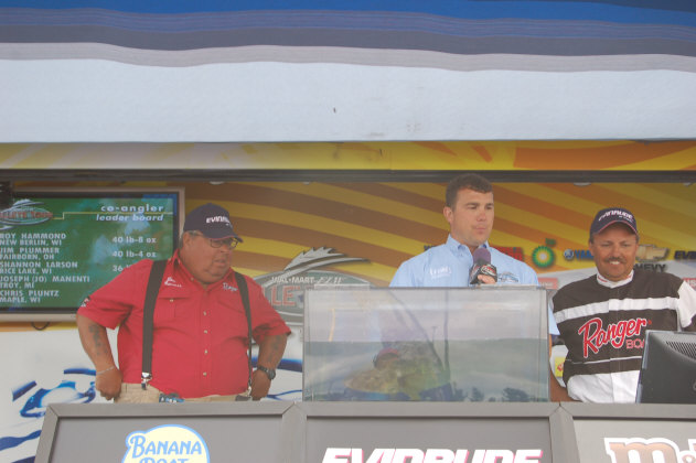 6935D41C-877D-4C3A-B684-2E3F26161FC0