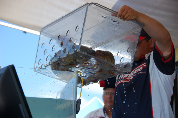 69744126-2E84-4485-805C-06BB1015C479