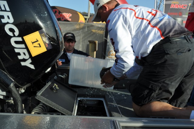 697A5F68-9CE4-4FA8-AF28-F666A2AED146