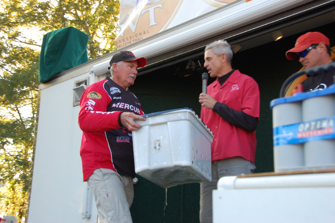 6A539738-9B65-48FA-912C-9372C7625B06