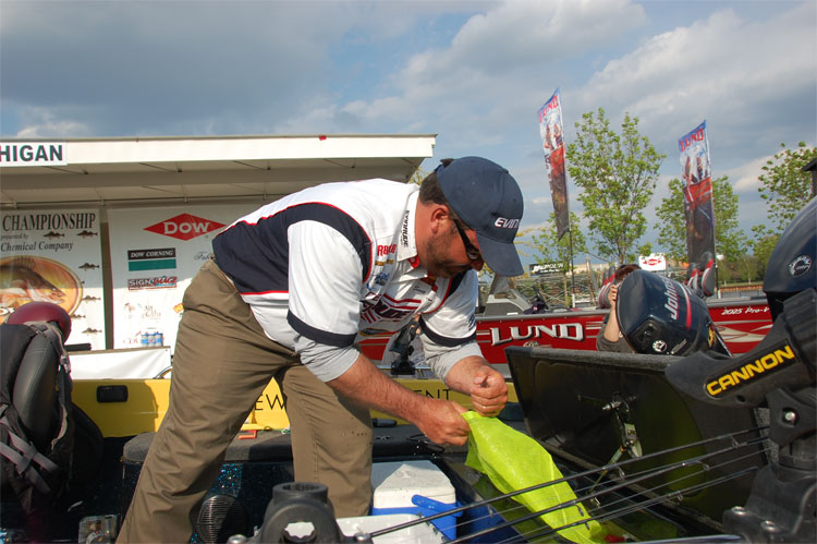 6A768392-F008-4304-8760-5BE572AC0458