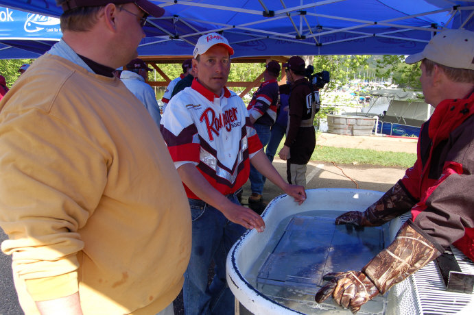 6A8406B0-4C3F-4435-930A-23C37EB2402B