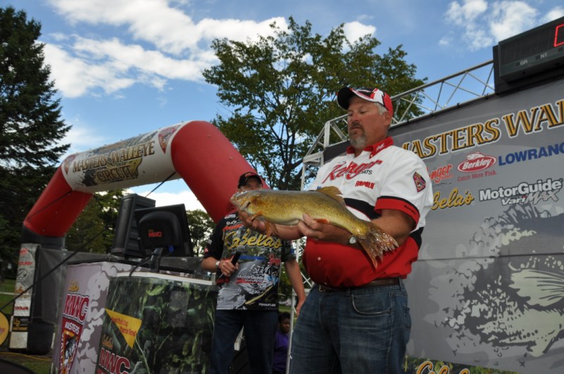 6A870657-F897-43D6-A041-37729D910251