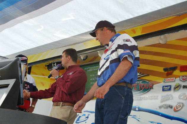 6AE3266A-1A27-4A88-B664-97AC302353AD