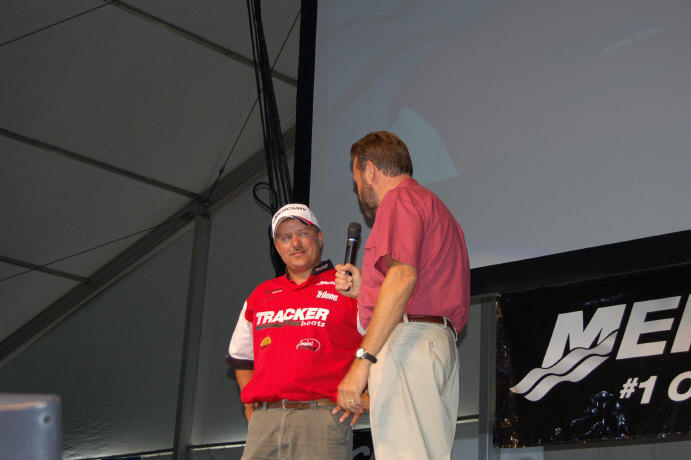 6AEE1D0E-1061-4F33-9E5B-CED82EF1F894