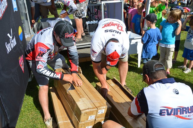 6B47B813-AE71-42A5-9A30-E0AA2C5A1461