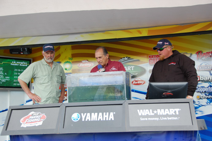 6B77C077-5F18-4F8C-92EA-8F8C29D95F39