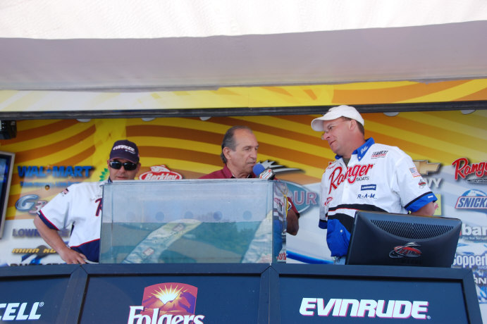 6BBD22D3-BA08-42B0-9933-F7A944E58A72