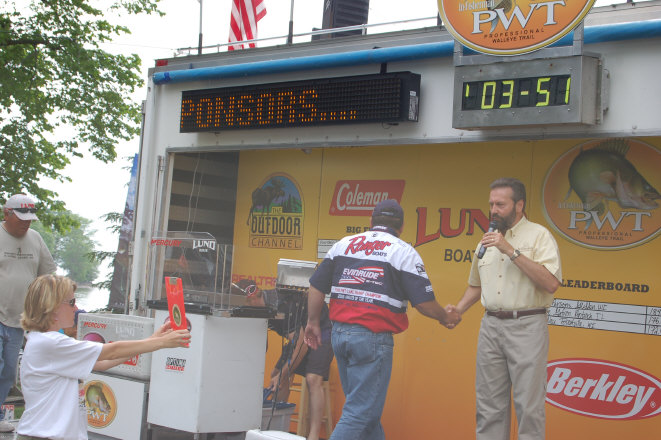 6BF900AC-3436-49B7-BD2A-3B4D2F81AE30