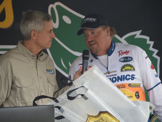 6C8E1C6D-E361-4501-B81A-2BC2D328533A