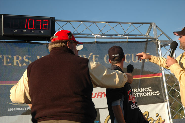 6CB38C62-E81D-417B-83D8-21B051614AE4