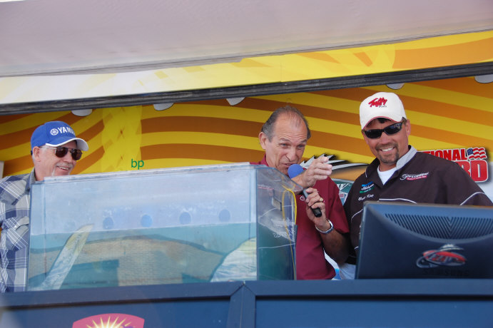 6CB8C8B5-3EDC-4126-AABC-FD8D6CA66883