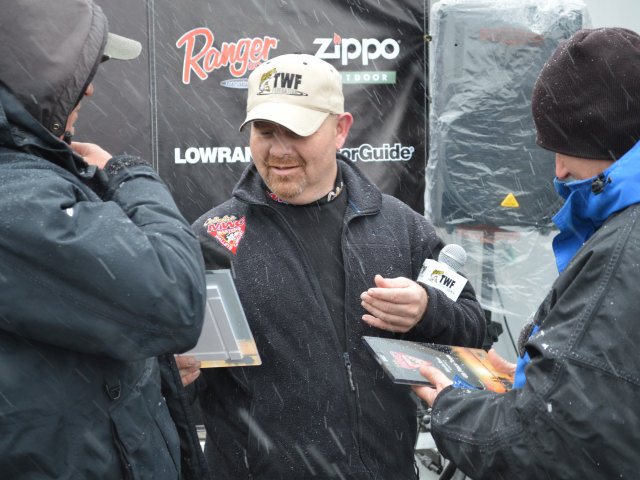 6CCF0984-8B1B-4922-974B-EF3CEF81B9F1