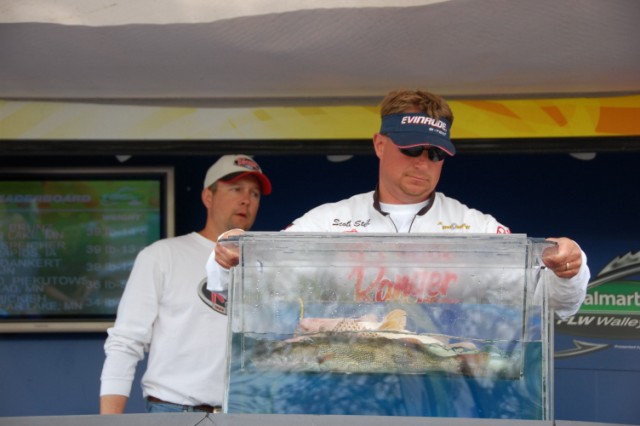 6CE25569-89F8-47CB-84DC-5DCF68377D29