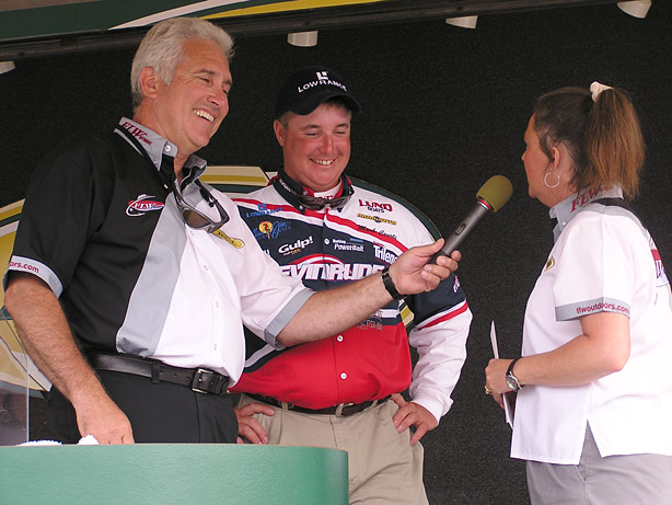 6D53B469-93E6-440A-8FCA-6D697098D150