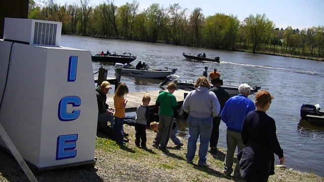 6D9AE0FA-D6F8-451B-8931-8449A073D43D