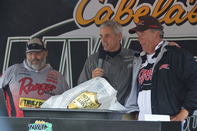 6E0319B5-89F6-4624-AC21-71A9A48F53DD