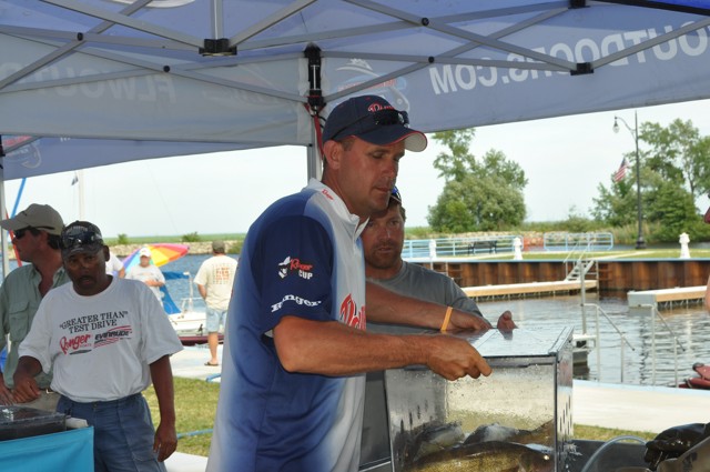 6E21FA01-5CEF-46F5-AF28-4DA28A96D363